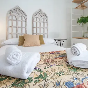 apartamentos-las-musas-de-cadiz.hotelsincadiz.net/